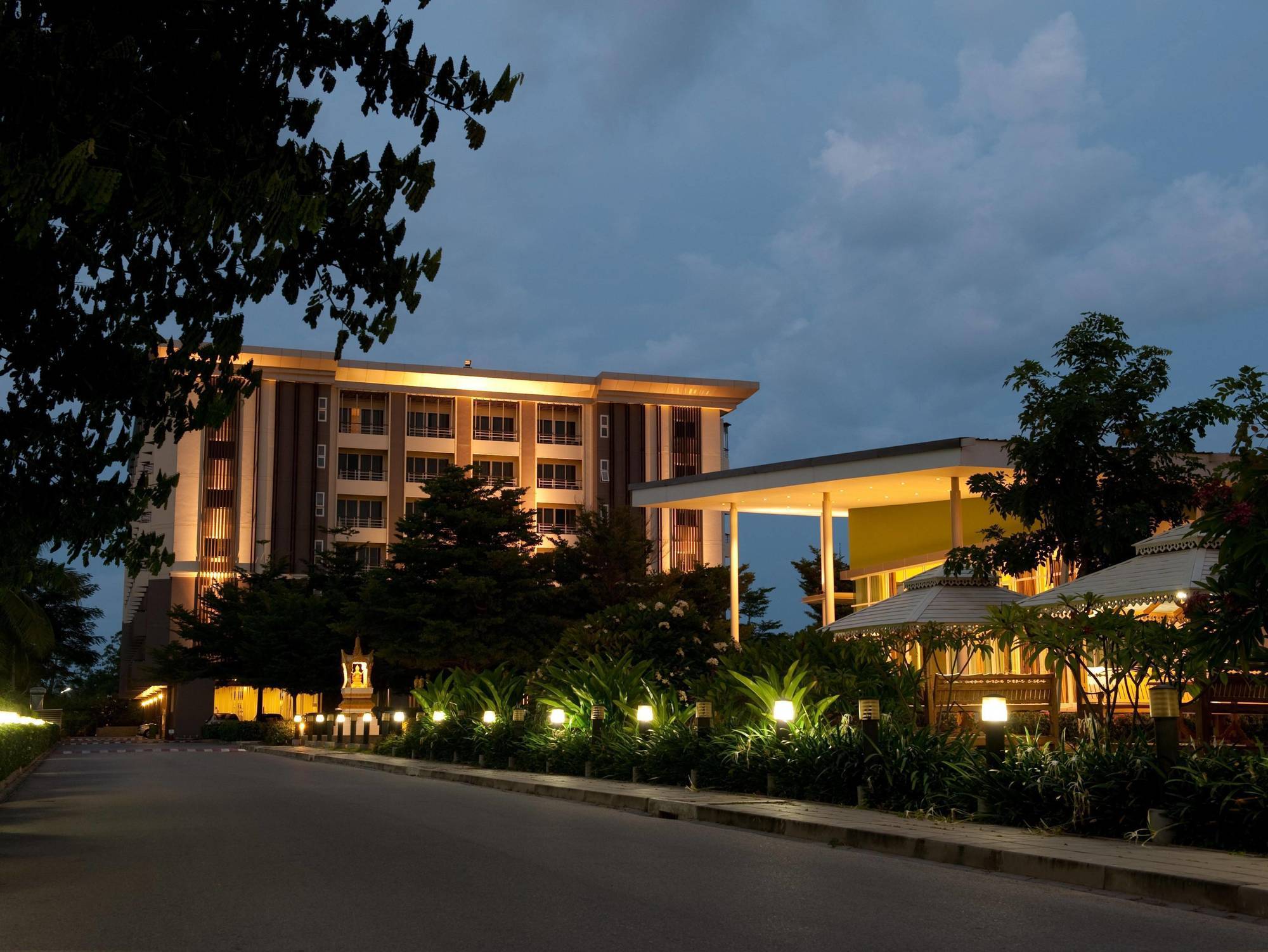 Silathip Huahin Serviced Apartment & Hotel Eksteriør bilde